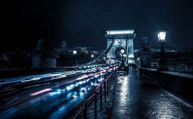 Fototapeta na wymiar A view of beautiful Chain Bridge in Budapest at evening time