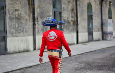 Fototapeta na wymiar The Mexican who walks