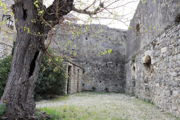 VILLAGE MEDIEVAL DE SAUZET - DROME - FRANCE