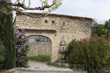 VILLAGE MEDIEVAL DE SAUZET - DROME - FRANCE