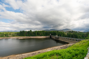 Fototapeta premium Roy Bridge Reservoir in Scotland in summer