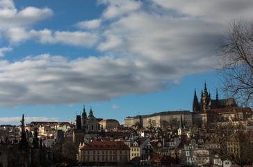 Fototapeta premium A view of Prague vity scape with castle and buildings