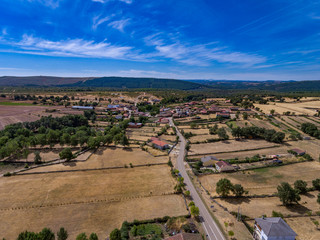 Fototapeta na wymiar Panoramic aerial view of Vivinera village in Zamora