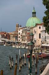 Fototapeta na wymiar Grande canal and Basilica di Santa Maria della Salute in Venice