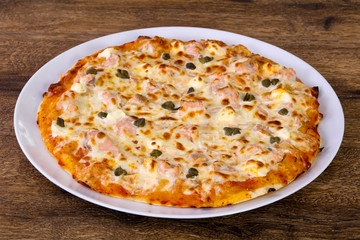 Pizza with salmon and capers