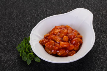 Baked kidney with tomato sauce