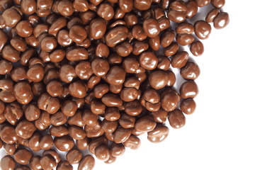 麦チョコ - Chocolate-coated puffed barley