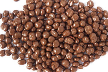 麦チョコ - Chocolate-coated puffed barley