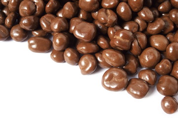 麦チョコ - Chocolate-coated puffed barley