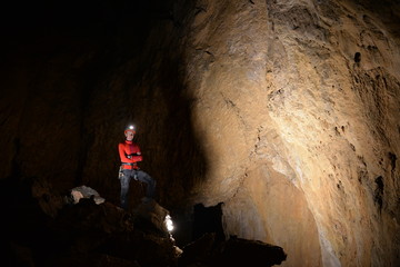 Exploration grotte glaiciaire au dessus du refuge Alfred Wills
