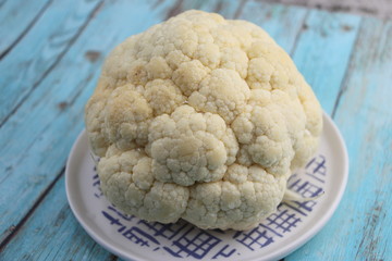 Chou-fleur sur une assiette