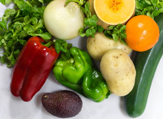 verduras en fondo blanco