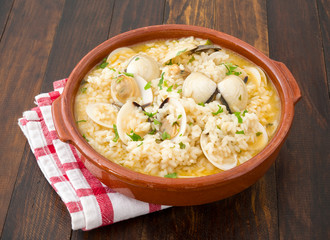 Arroz caldoso con almejas
