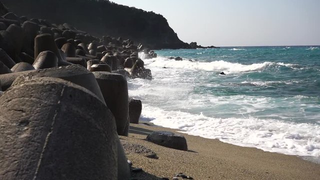 与那の荒波
