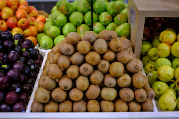 Kiwi for sale in the market