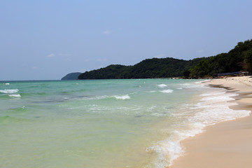 Fototapeta na wymiar Beautiful beach in Phu Quoc, Vietnam