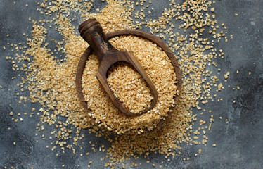 Dry bulgur wheat grains