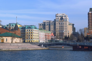 Obraz premium cityscape of Moscow from river Moskva