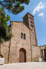 Fototapeta premium The Basilica of San Francesco is a major church in Ravenna. It was first built in 450 by Neo, bishop of Ravenna, and dedicated to saint Peter and Saint Paul.