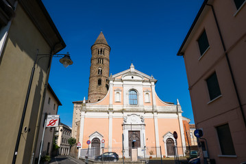Fototapeta na wymiar View at the Basilica of San Giovanni Battista in Ravenna, Italy