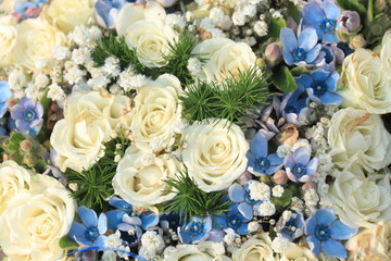White and blue wedding flowers
