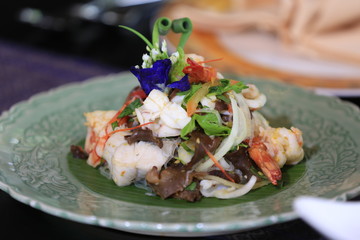 salad with shrimps