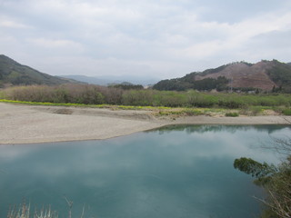 川と山のある風景