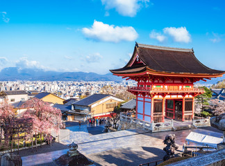 Fototapeta premium 清水寺から望む京都の町並み