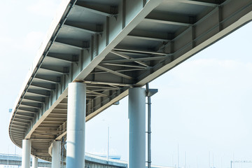 architecture and geometry of modern automobile bridge