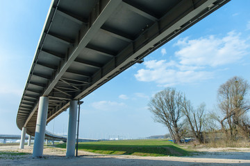 architecture and geometry of modern automobile bridge