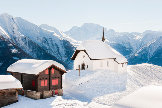 Bettmeralp, Kapelle, Bergkapelle, Bergdorf, Walliser Dorf, Walliser Berge, Alpen, Winter, Wintersport, Wallis, Schweiz