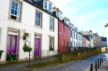 Fototapeta na wymiar The colourful houses of South Queensferry, Scotland