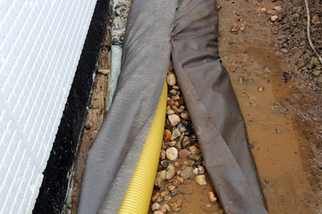 Entw&auml;sserung durch Drainage