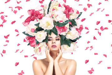 Obraz na płótnie Canvas Betautiful young woman portrait with flower headband