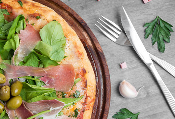 ham pizza table