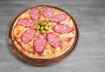 salami pizza