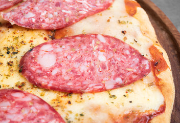 salami pizza