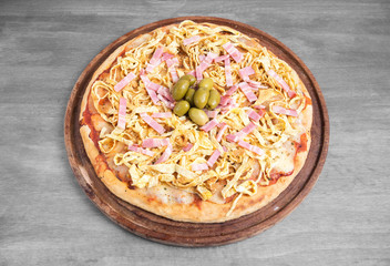 bacon and eggs pizza