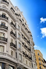 Fototapeta na wymiar Old colorful and vintage facades in Madrid