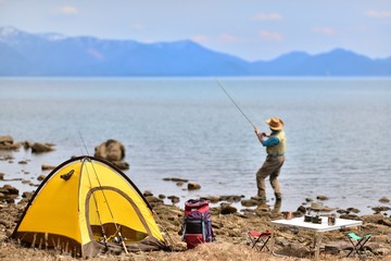 湖畔のフィッシング