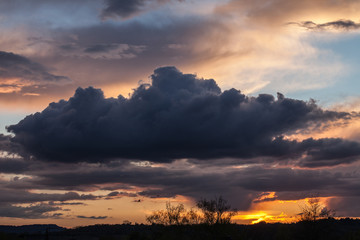 Allassac (Corrèze - France) - Coucher de soleil nuageux