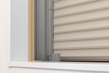 閉めた窓のシャッター