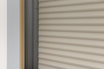 閉めた窓のシャッター