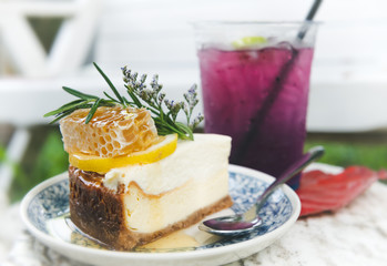 Honey cheese cake with beehive topping.