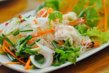 spicy salad, thai salad