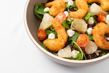 salad with shrimps and cherry tomatoes