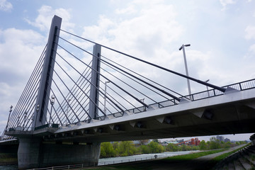 川に架かる橋