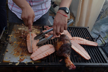 Salchicha alemana y pavo a la parrilla
