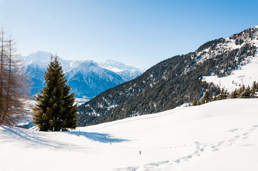 Fototapeta na wymiar Riederalp, Bergdorf, Wallis, Alpen, Matterhorn, Schweizer Berge, Winter, Wintersport, Schweiz