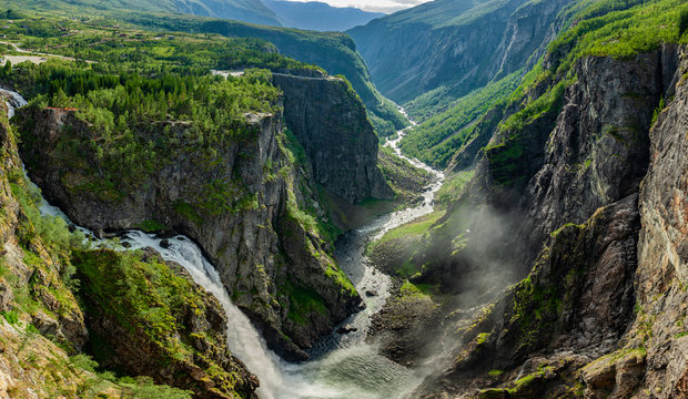 V&oslash;ringsfossen in M&aring;bod&aring;len Norwegen